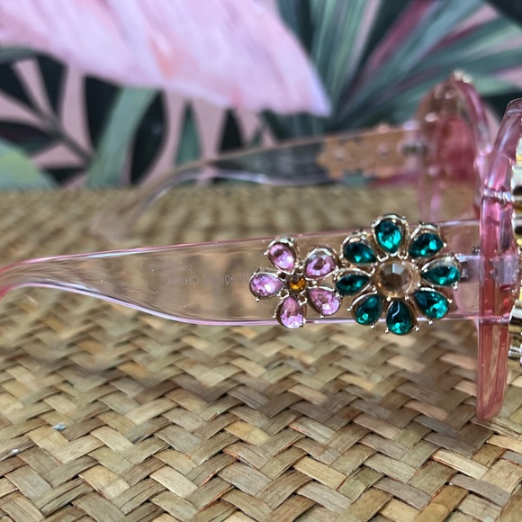 Oversized Sunglasses - Picture 4 of 4